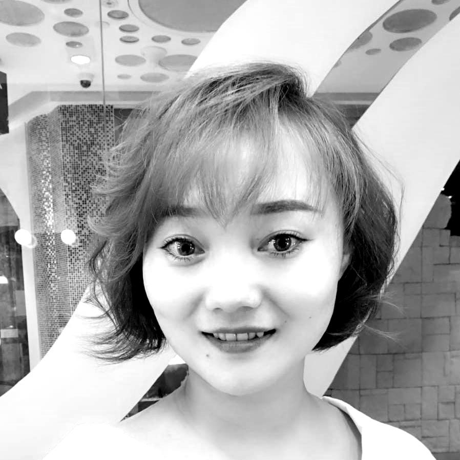 Nicole-blackwhite.jpg